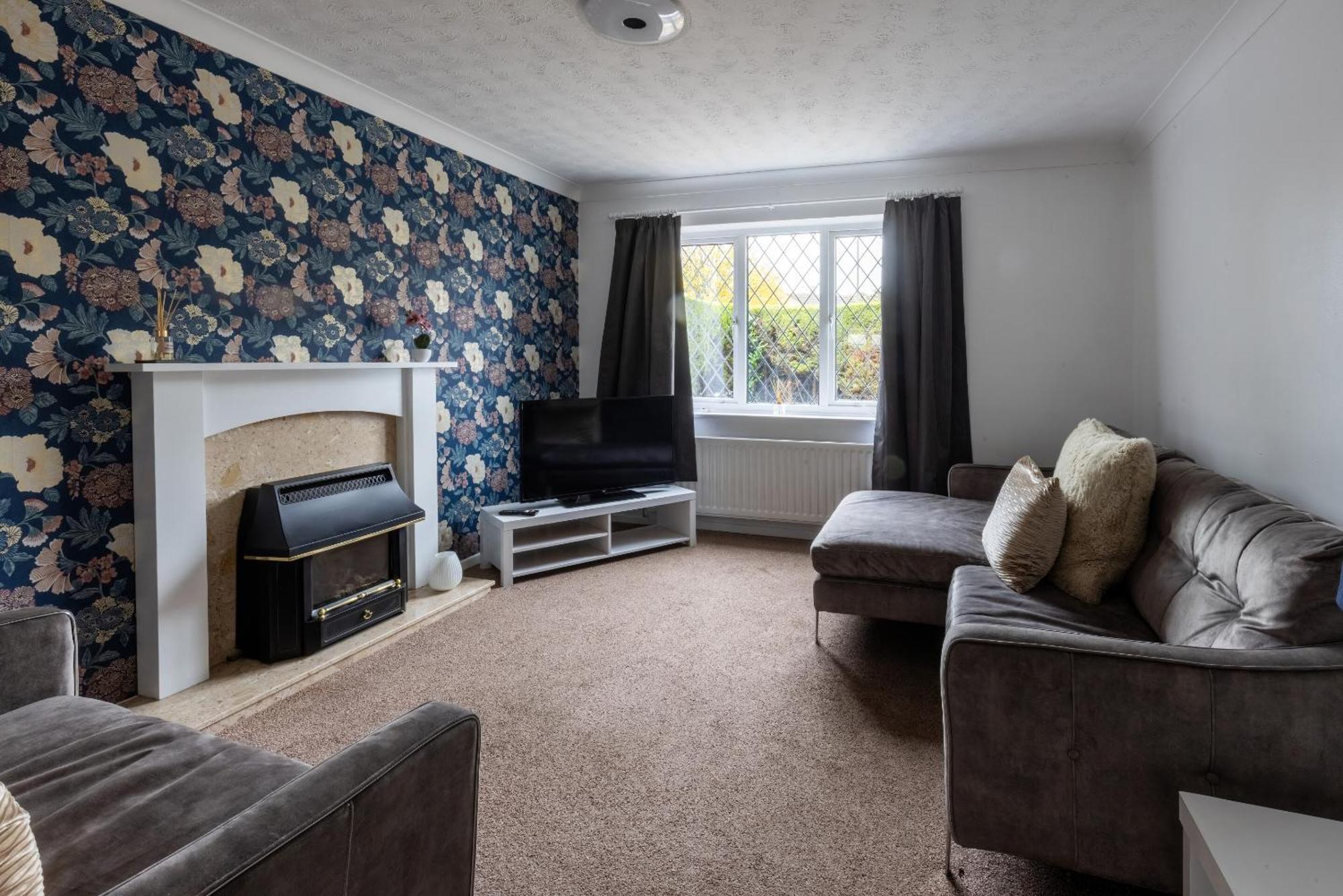 The Conifers Large Detached Home With Off Street Parking ويتني المظهر الخارجي الصورة