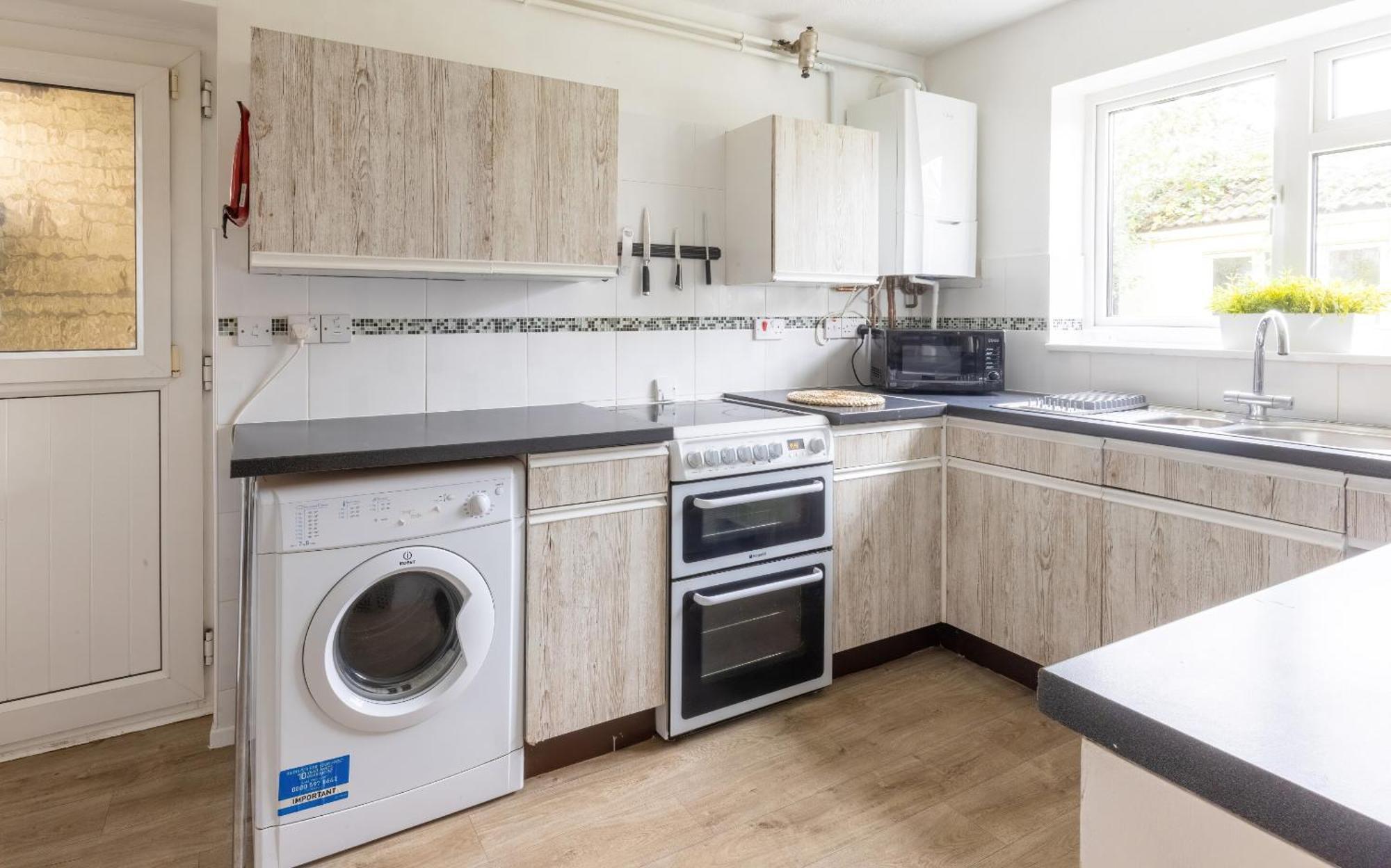 The Conifers Large Detached Home With Off Street Parking ويتني المظهر الخارجي الصورة